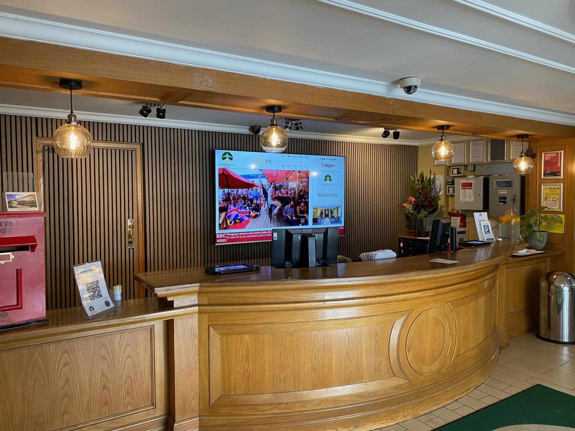 Airport Inn & Spa Manchester Wilmslow Exterior photo